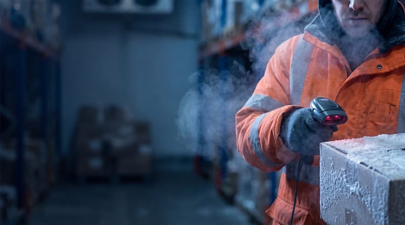 Marquage au sol en entrepôt logistique : comment optimiser la sécurité et l’efficacité ?